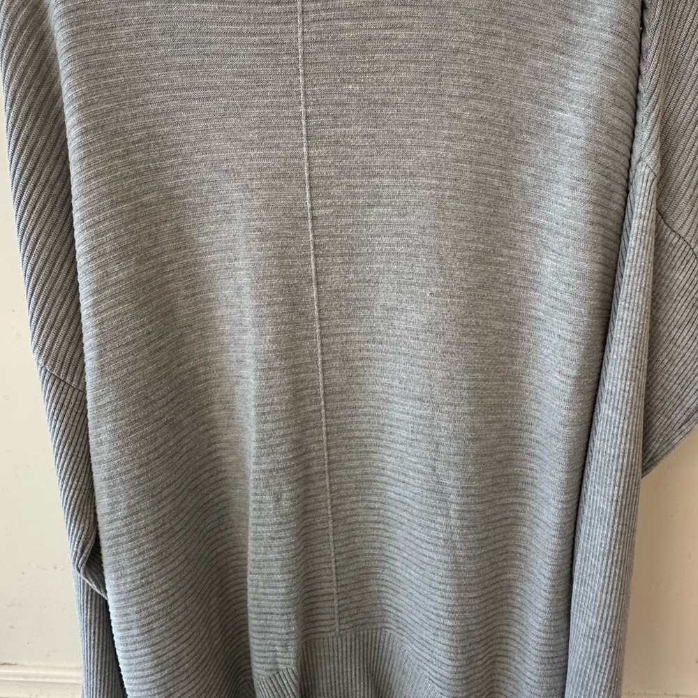 Primark Gray Knit Sweater with Relaxed Fit